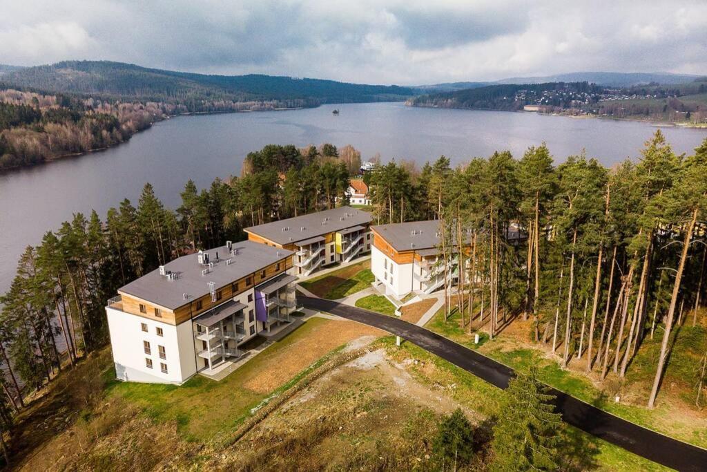 Lipnoport Lakeside Apartment リプノ・ナト・ヴルタヴォウ エクステリア 写真
